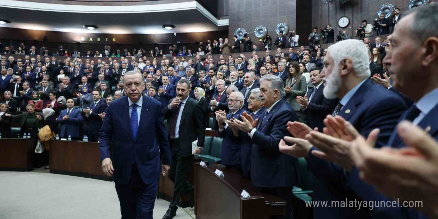 Cumhurbaşkanı Erdoğan: “Silahı aradan çıkaralım, terör duvarını yıkalım, 85 milyon olarak hep beraber birbirimize sıkıca sarılalım istiyoruz”