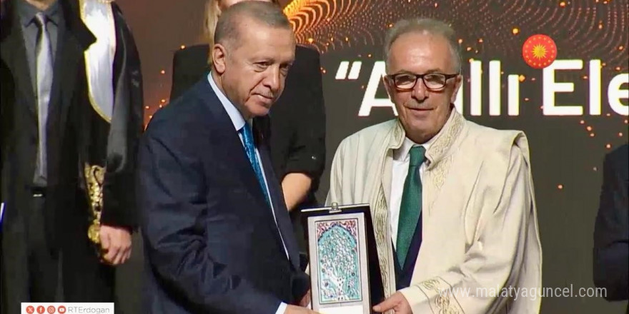 Cumhurbaşkanı Erdoğan’dan BARÜ’ye “Yerel Kalkınmaya Katkı” ödülü