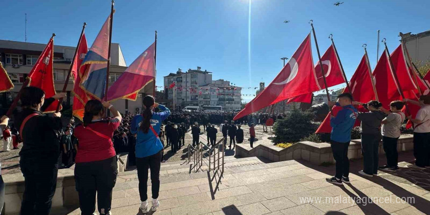 Cumhuriyet Bayramı çelenk sunma töreni