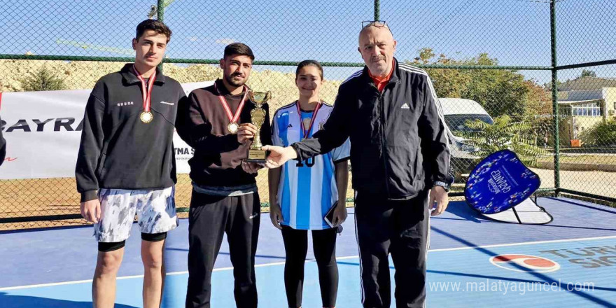 Cumhuriyet Bayramı etkinlikleri kapsamında GAÜN’de basketbol turnuvası düzenlendi