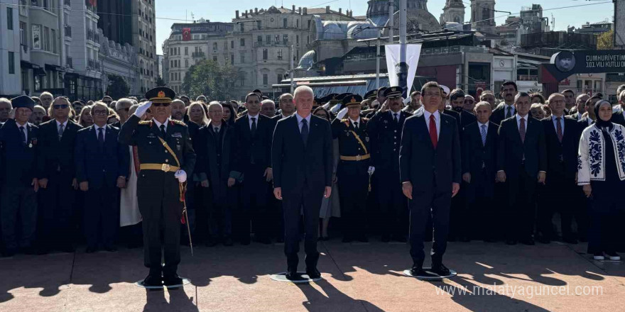 Cumhuriyet Bayramı öncesi Taksim’de tören düzenlendi