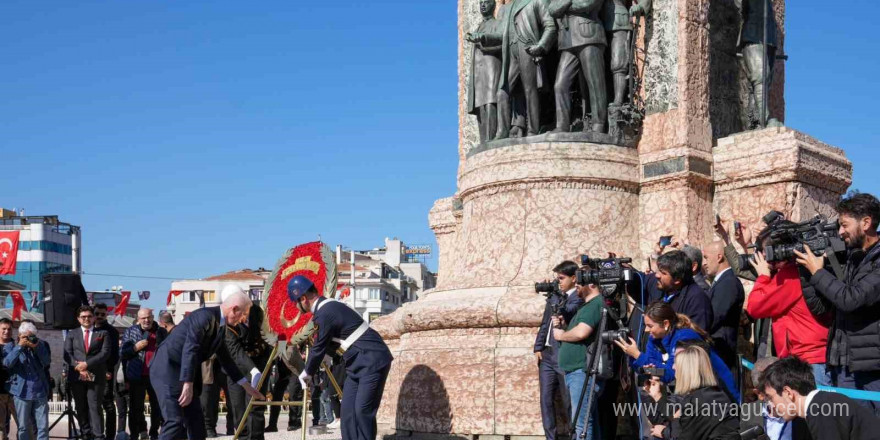 Cumhuriyet Bayramı öncesi Taksim’de tören düzenlendi