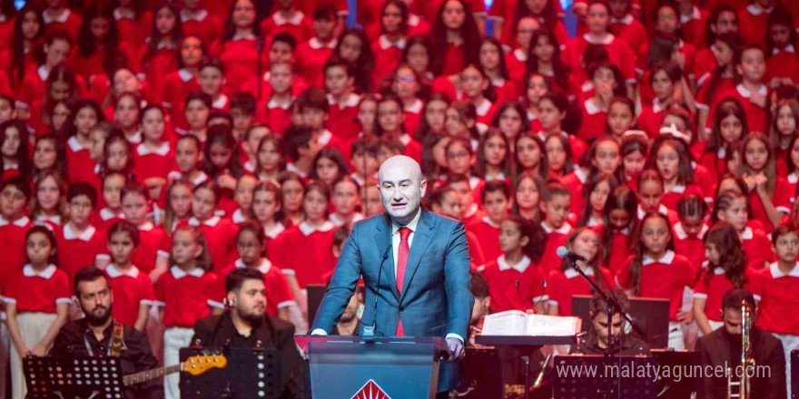 Cumhuriyet gençlerinden Cumhuriyet’in 101’inci yılına yakışır konser