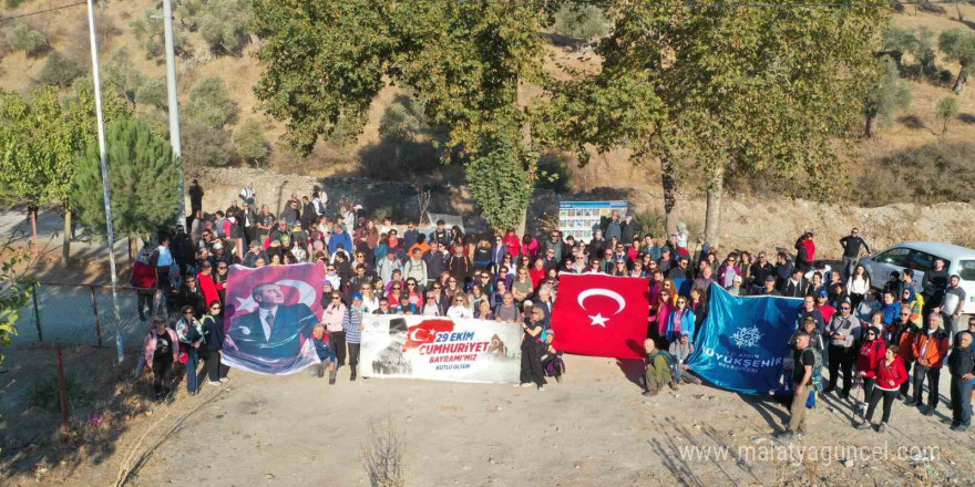 Cumhuriyet’in 101. yılında trekking etkinliğinde buluştular