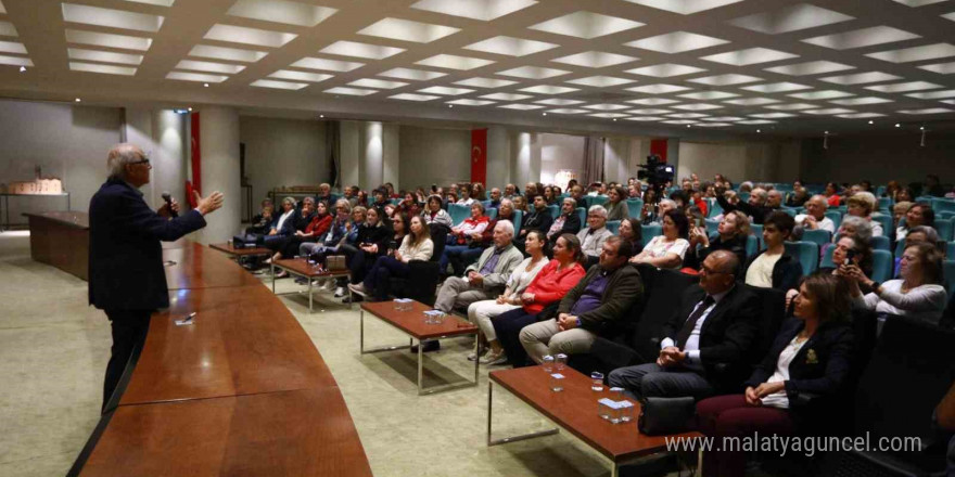 “Cumhuriyet’in Aydınlığı” mısralarla melodileri buluşturdu