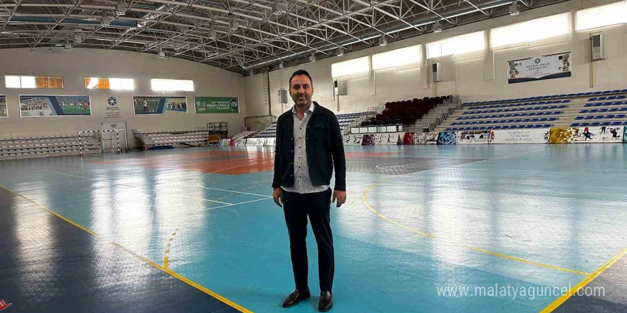 Dadaşlar Futsal Milli Takımını bekliyor