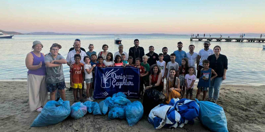 Deniz çayırlarının korunması için Erdek’te halk çalıştayı ve kıyı temizliği yapıldı