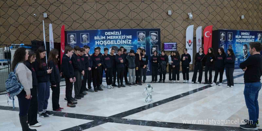 Denizli Bilim Merkezi ‘Yılın Öğretmeni’ ve öğrencilerini ağırladı