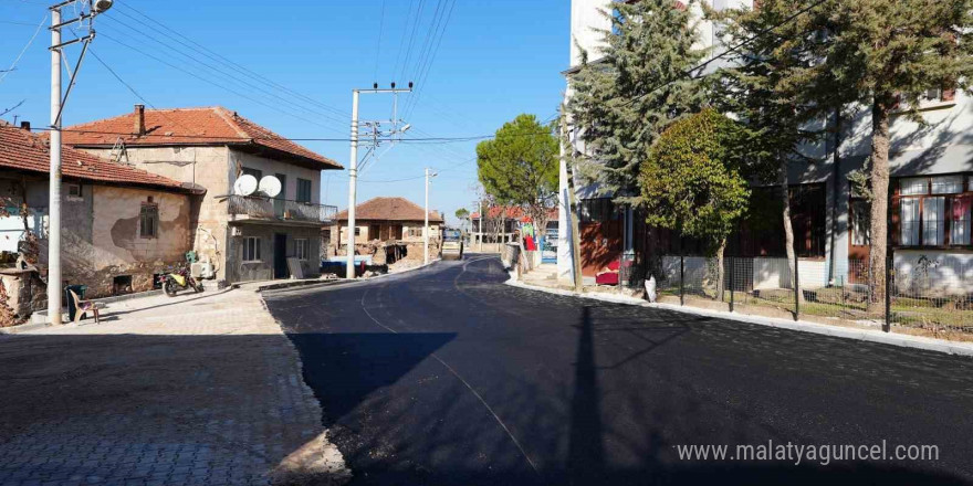 Denizli Büyükşehir Belediyesi, Kutlubey projesinde bin ton asfalt, 90 bin metrekare beton parke taşı döşendi