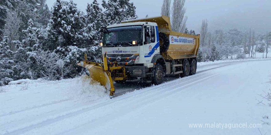 Denizli Büyükşehirden kar mesaisi