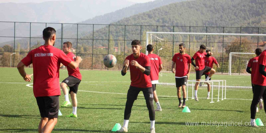 Denizli İdmanyurdu hocası, Sandıklıspor maçındaki hakem hatalarına tepki gösterdi