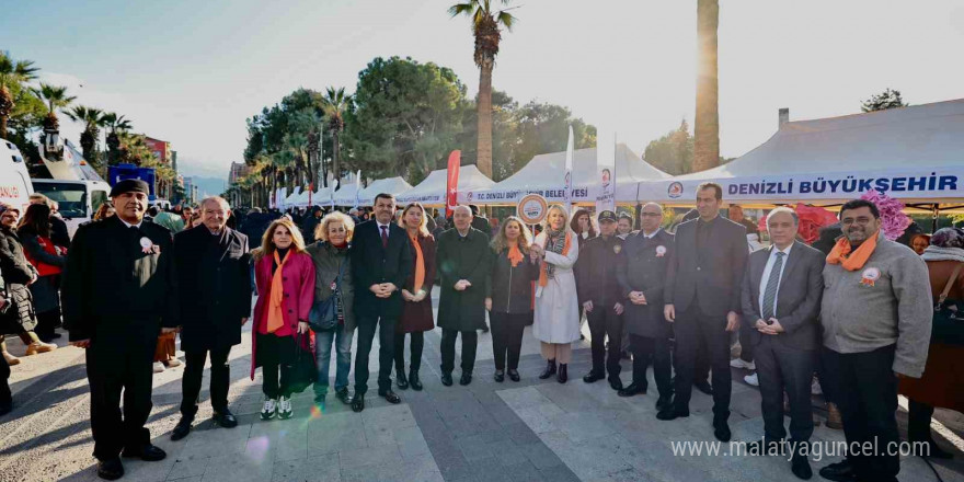 Denizli kadınlar şiddete farkındalık için yürüdü