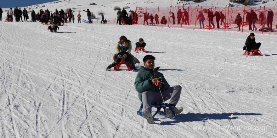 Denizli Kayak Merkezi yeni sezonu yoğun ilgiyle karşıladı