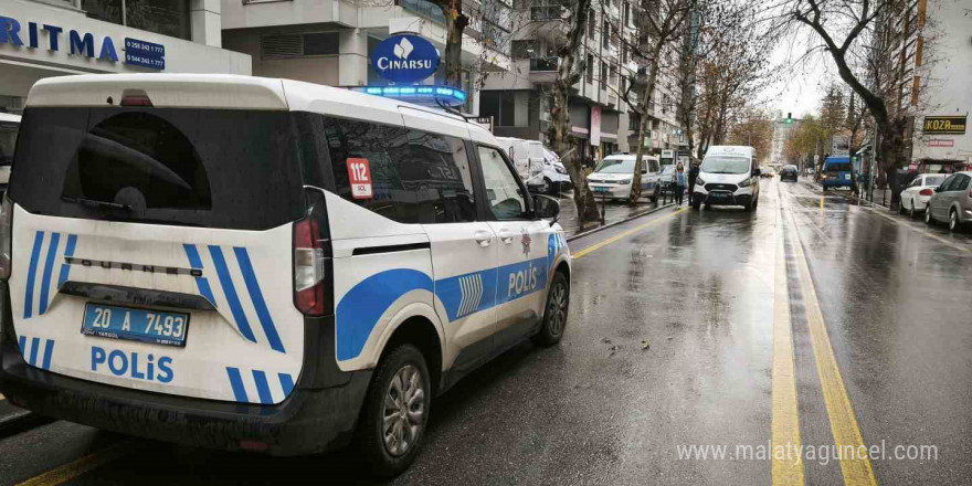 Denizli’de 6. kattan kendisini aşağıya bırakan genç hayatını kaybetti