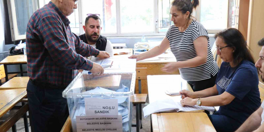 Denizli’de oy sayım işlemleri devam ediyor