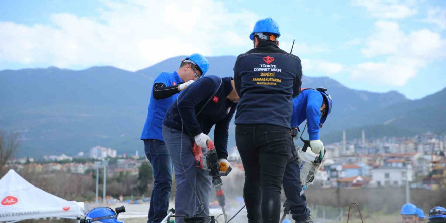 Denizlili dön görevlileri afetlere hazırlıkta bir ilki başardı