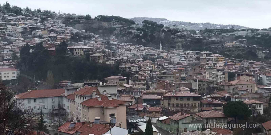 Denizli’nin yüksek kesimlerinde kar yağışı etkili oldu