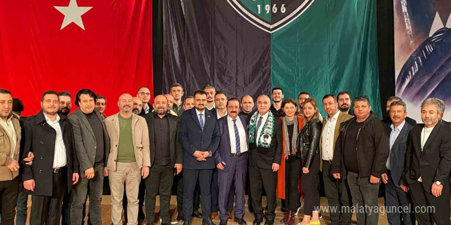 Denizlispor’de yeni yönetim kollarını sıvadı