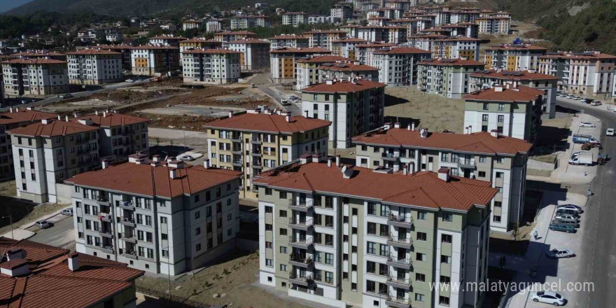 Depremin yaralarının sarıldığı Hatay’da yıl sonuna kadar 44 bin 227 konut ve iş yerinin teslimi planlanıyor