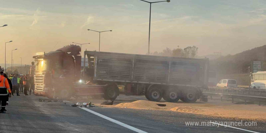 Devrilen tır kaldırıldı, TEM Otoyolu trafiğe açıldı