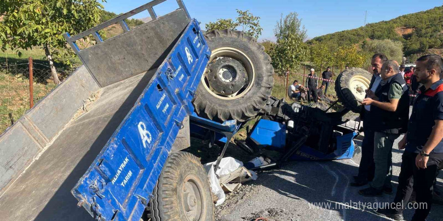 Devrilen traktörün altında kalan sürücü hayatını kaybetti