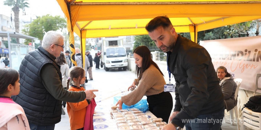 Didim Belediyesi’nden vatandaşlara kandil simidi ikramı