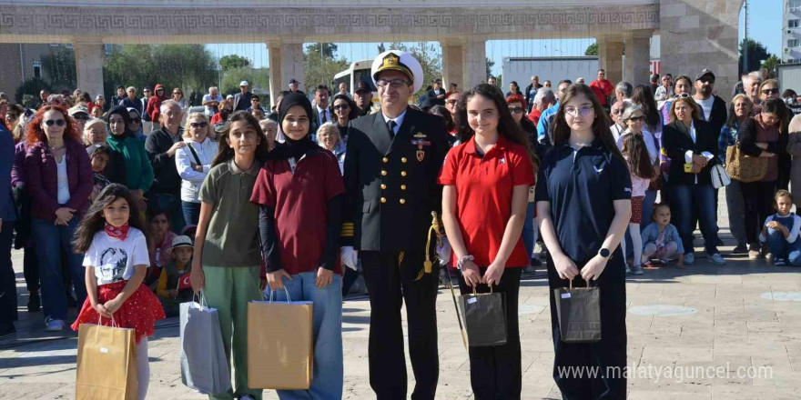 Didim’de 29 Ekim Cumhuriyet Bayramı renkli görüntülerle kutlandı