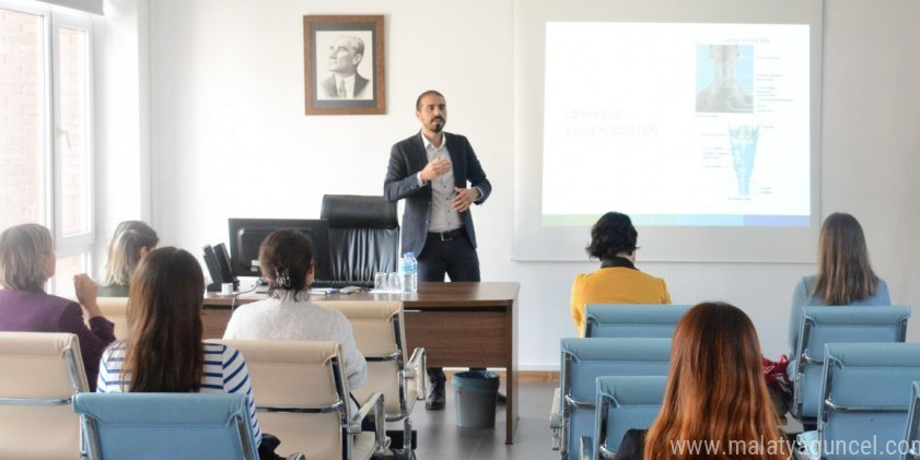 DİLKOM’da ’Akademisyenlere Yönelik Ses Sağlığı Çalıştayı’ gerçekleştirildi