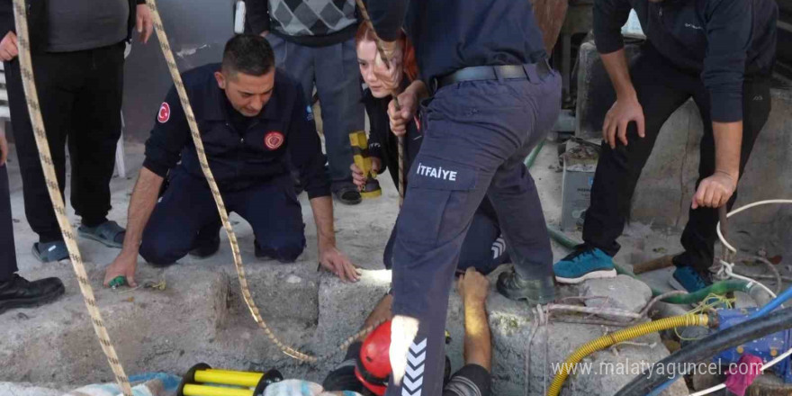 Dinamodaki arızayı gidermek için girdiği kuyuda mahsur kaldı