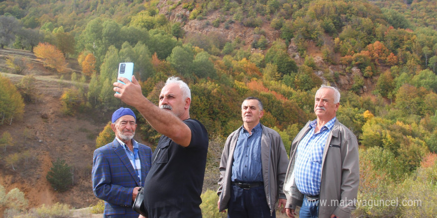 Dipsiz Göl Şelalesi sonbahar güzelliğiyle mest etti