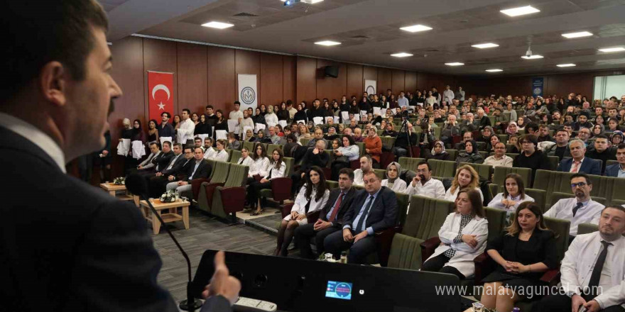 Diş hekimi adayları beyaz önlüklerini giydi