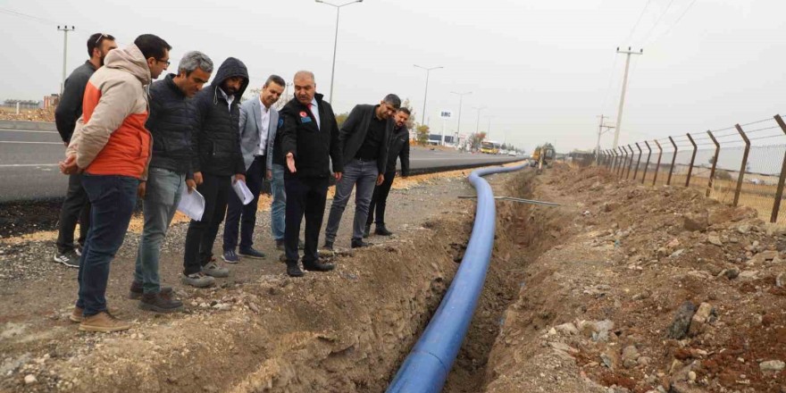 DİSKİ ekipleri Mardin yoluna yeni içme suyu hattı döşüyor