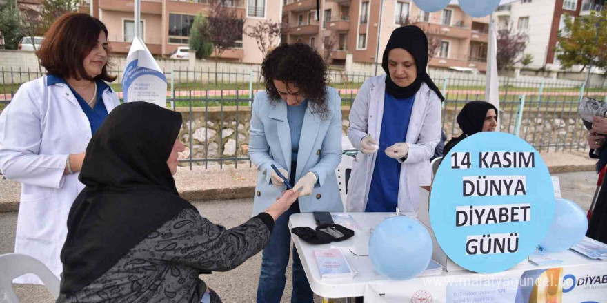 Diyabet farkındalığı için kan şekeri kontrolü