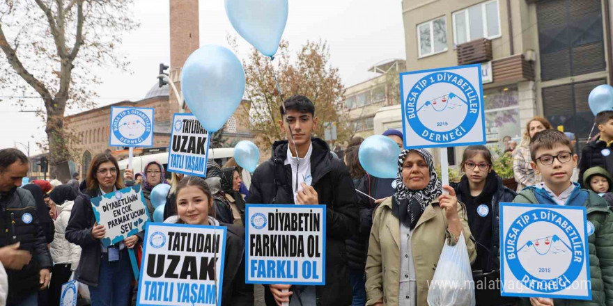 Diyabete dikkat çekmek için mavi balonlar gökyüzüne bırakıldı