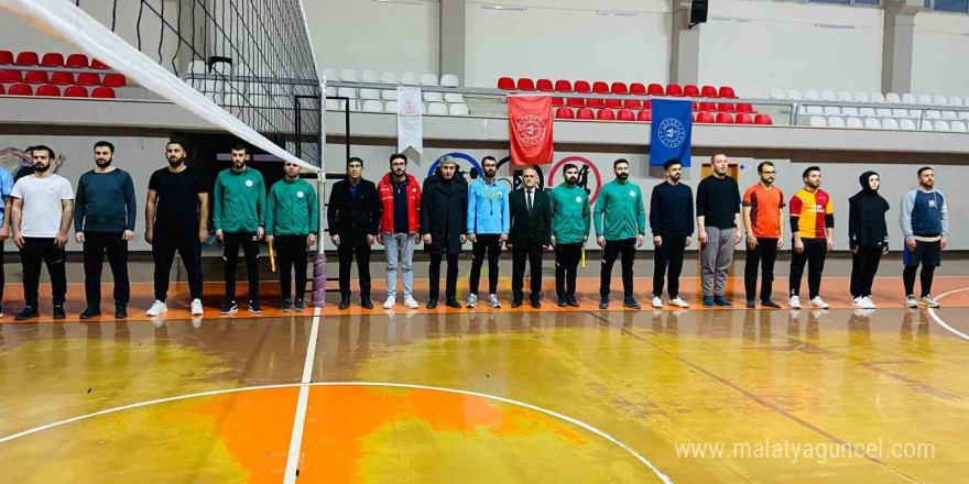 Diyadin’de kurumlar arası voleybol turnuvası