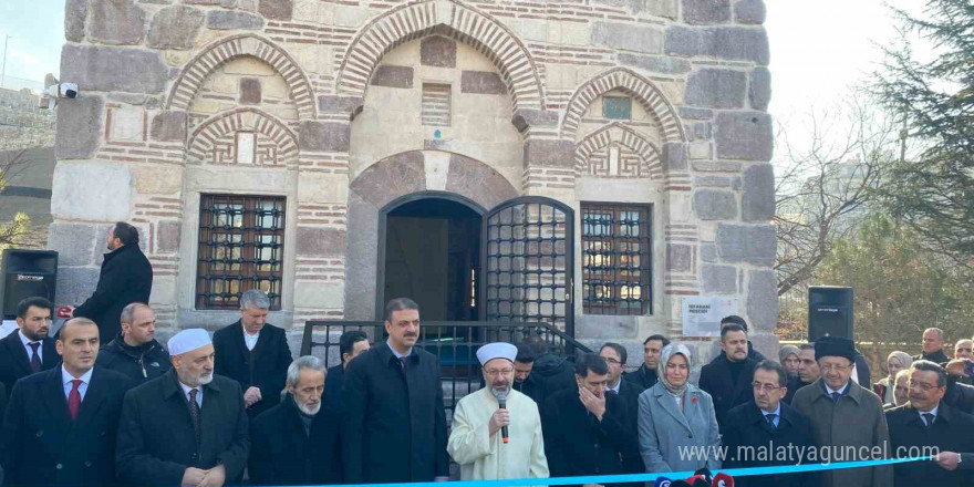 Diyanet Başkanı Erbaş, 45 yıldır kapalı olan İsfahani Mescidi’nin açılışını yaptı