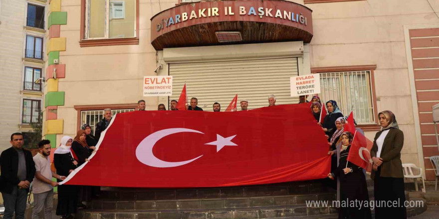 Diyarbakır anneleri TUSAŞ saldırısı nedeniyle PKK’yı lanetledi