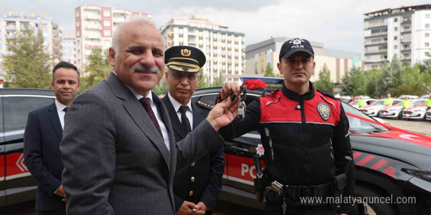 Diyarbakır Valisi Zorluoğlu: “Bu şehrin sokaklarını tekrar eski günlerinde olduğu gibi karıştırmak isteyenlerde var”