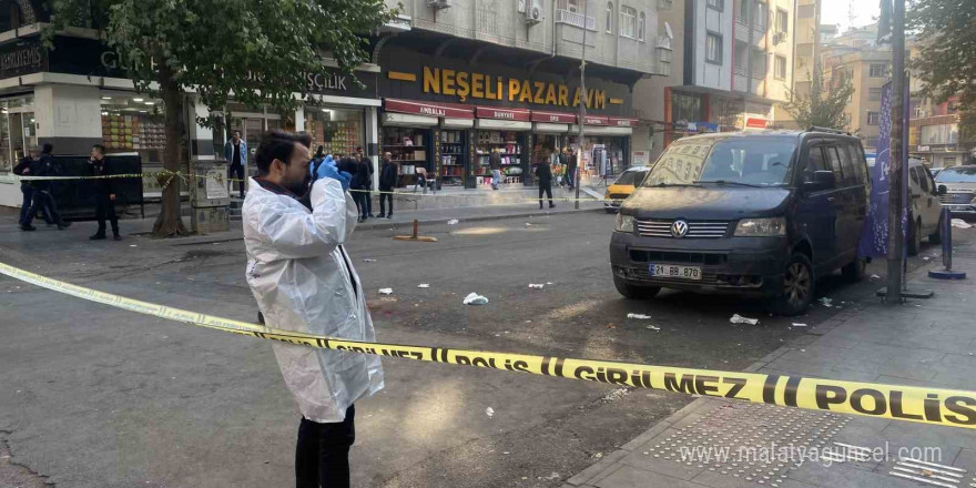 Diyarbakır’da 3 kişiyi bıçaklayan saldırgan polis tarafından etkisiz hale getirildi