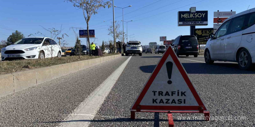 Diyarbakır’da 4 otomobilin karıştığı kazada 5 kişi yaralandı