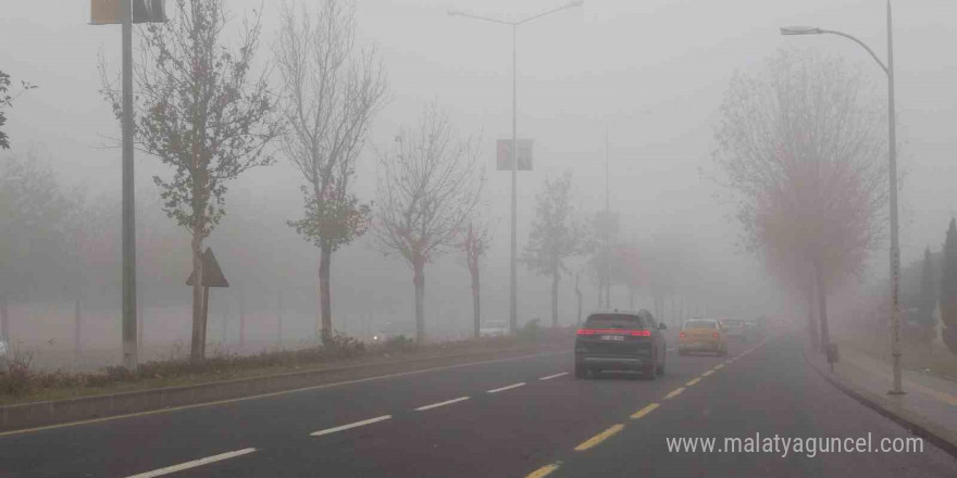 Diyarbakır’da hava ve kara ulaşımına sis engeli