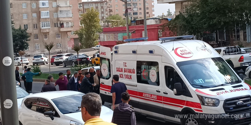 Diyarbakır’da sürücü kursunda bıçaklı kavga: 5 yaralı