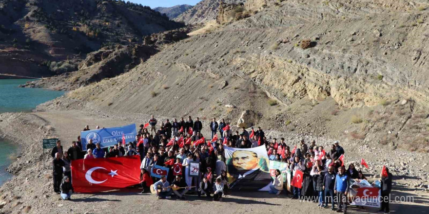 Doğa yürüyüşü ile Cumhuriyet coşkusunu yaşadılar