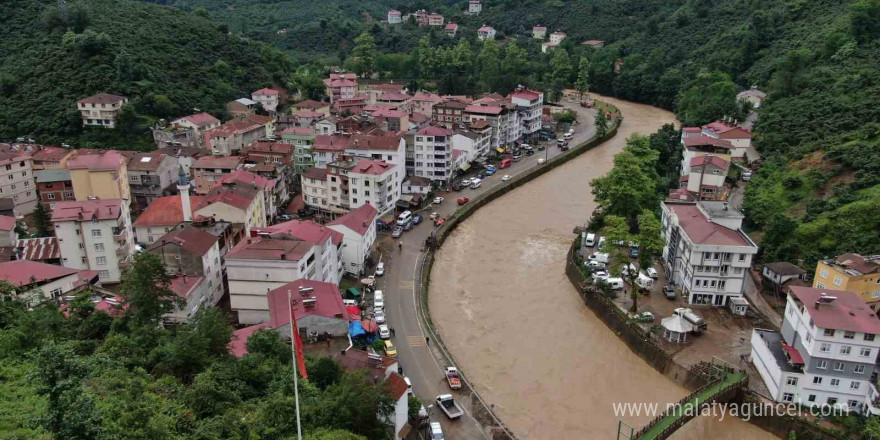 Doğu Karadeniz’de dere yataklarındaki yapılaşma tehlike oluşturuyor