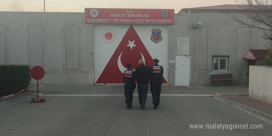 Dolandırıcılık suçundan aranan kişi Edremit’te yakalandı