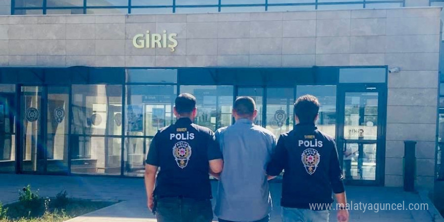 Dolandırıcılık suçundan aranan şahsı polis yakaladı