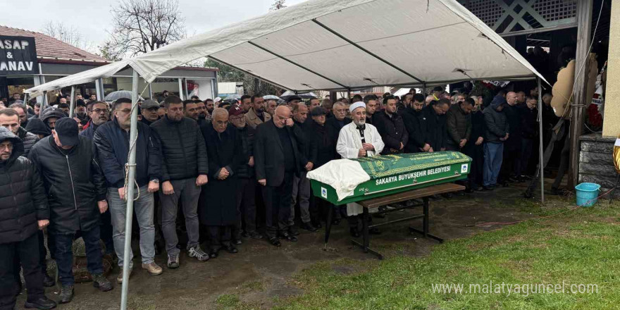 Dönemin kara kutusu olarak bilinen suç örgütü lideri Hadi Özcan, Sakarya’da toprağa verildi