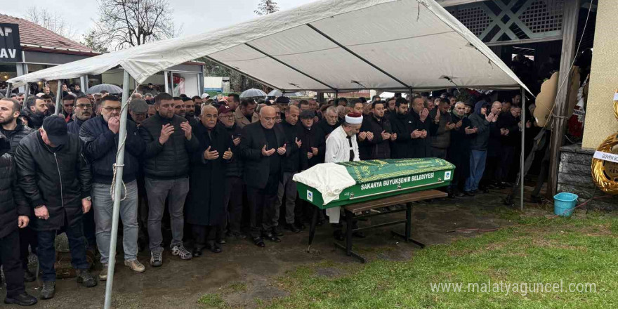 Dönemin kara kutusu olarak bilinen suç örgütü lideri Hadi Özcan, Sakarya’da toprağa verildi