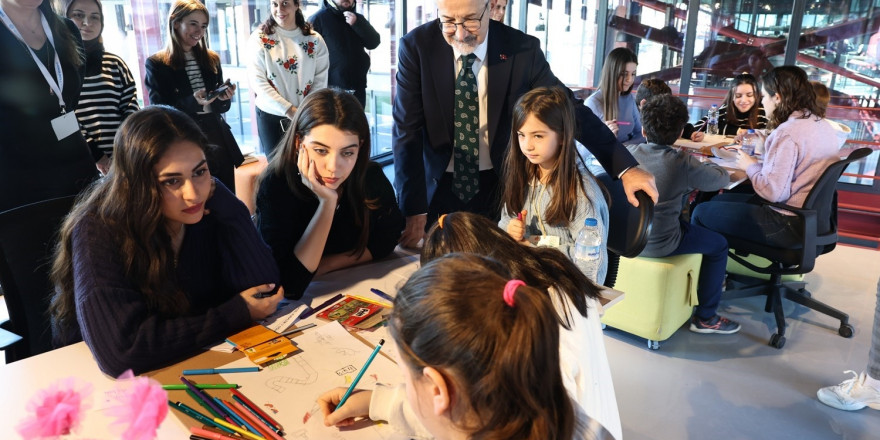 DOST Projesi’ne katılan çocuklar tasarımlara başladı