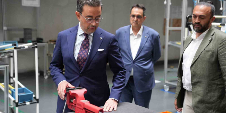 DSO heyeti, Denizli Model Fabrika için İzmir’de önemli temaslarda bulundu